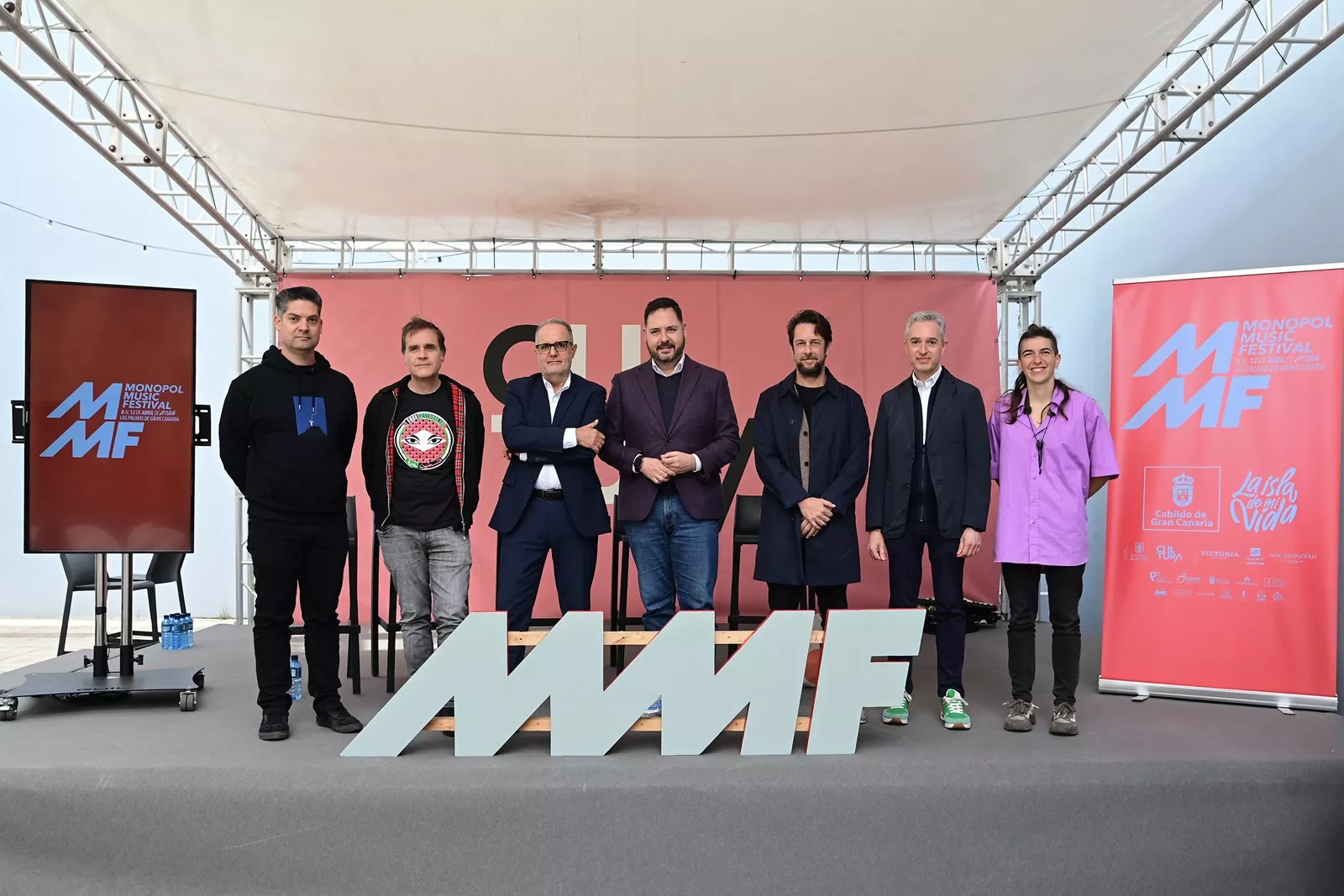 De izda. a dcha., Jair Ramírez, José Mª de Paíz, Guillermo Martínez, Josué Íñiguez, Víctor Ordóñez, José Luis Pérez Pont y Alba Gil Aceytuno, en la presentación del MMF 26. Foto Tony Hernández