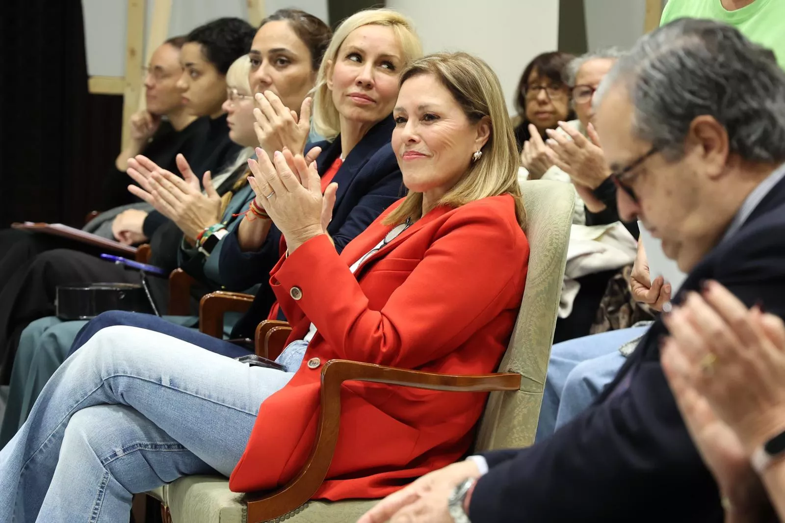La presidenta del Parlamento de Canarias, Astrid Pérez. / CEDIDA