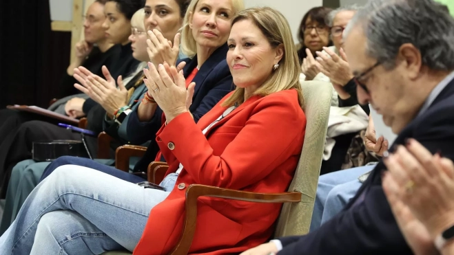 La presidenta del Parlamento de Canarias, Astrid Pérez. / CEDIDA