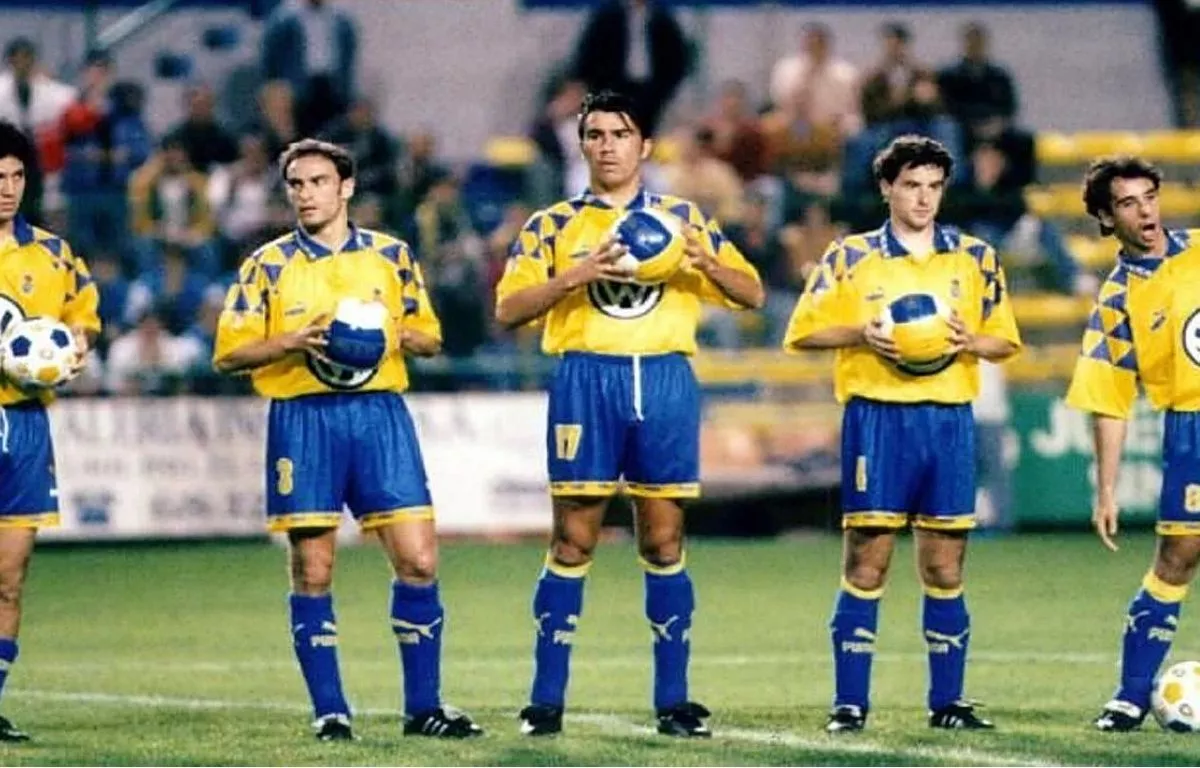 Camiseta icónica de las pintaderas, en los años 90. AH