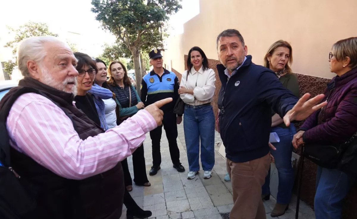 Reunión del alcalde Bermúdez con los vecinos / AYUNTAMIENTO DE SANTA CRUZ DE TENERIFE
