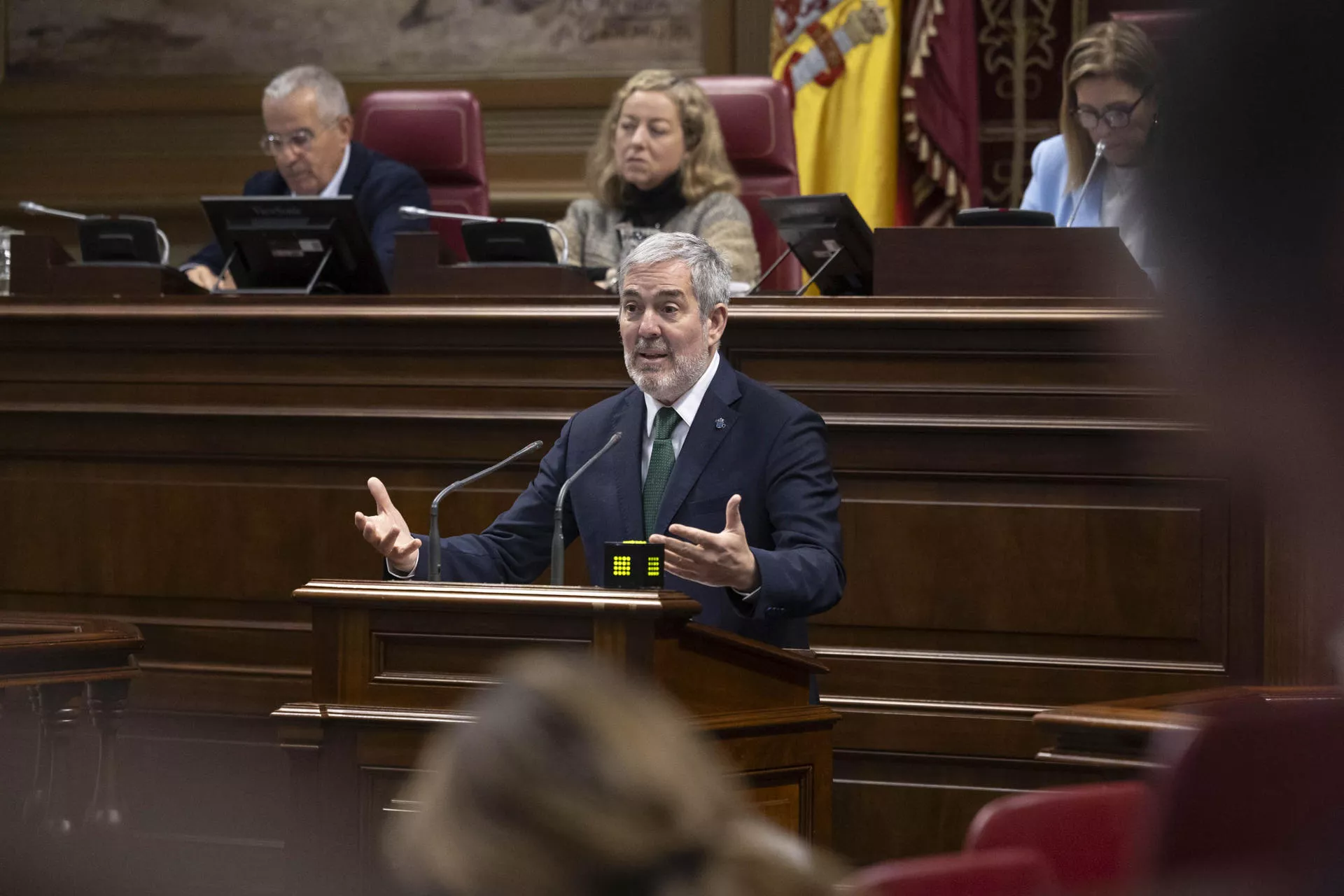  El presidente de Canarias, Fernando Clavijo, ha cerrado este martes el turno de intervenciones de la segunda jornada del debate de la nacionalidad que se celebra en el Parlamento de Canarias. / EFE - MIGUEL BARRETO