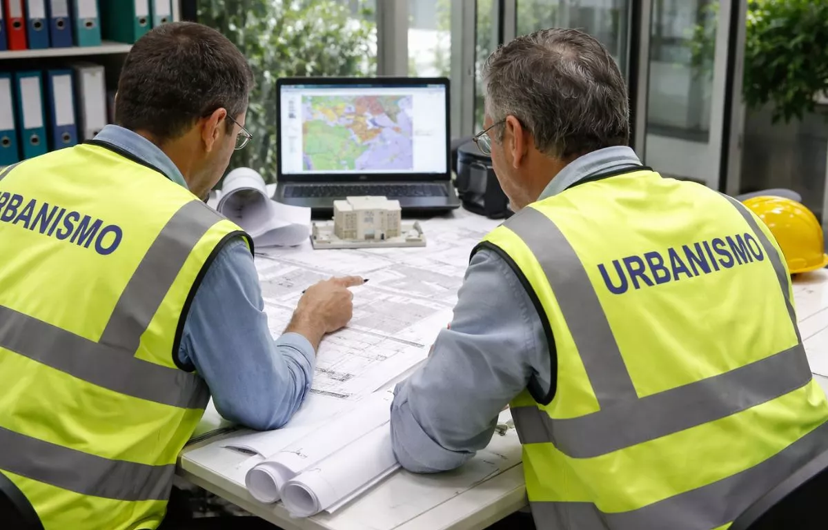 CCOO propone cambios a la ley de licencias urbanísticas para reforzar el control público del suelo.