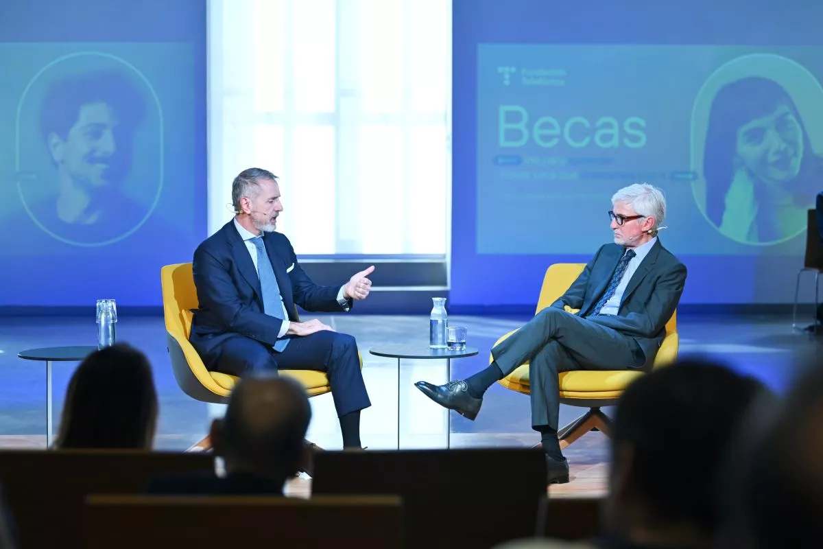 Marc Murtra y Enrique Goñi, durante la presentación de las becas. / FUNDACIÓN TELEFÓNICA