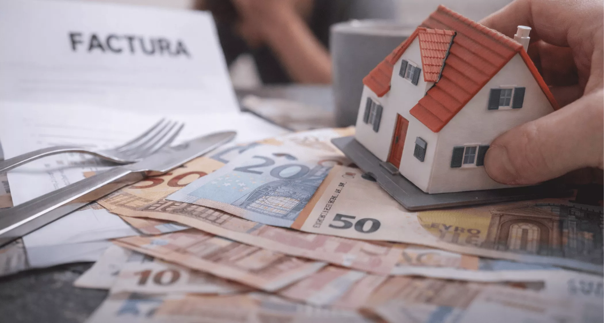 La vivienda ahoga a Canarias: el 39% de los hogares tiene problemas para pagar gastos básicos. / AH