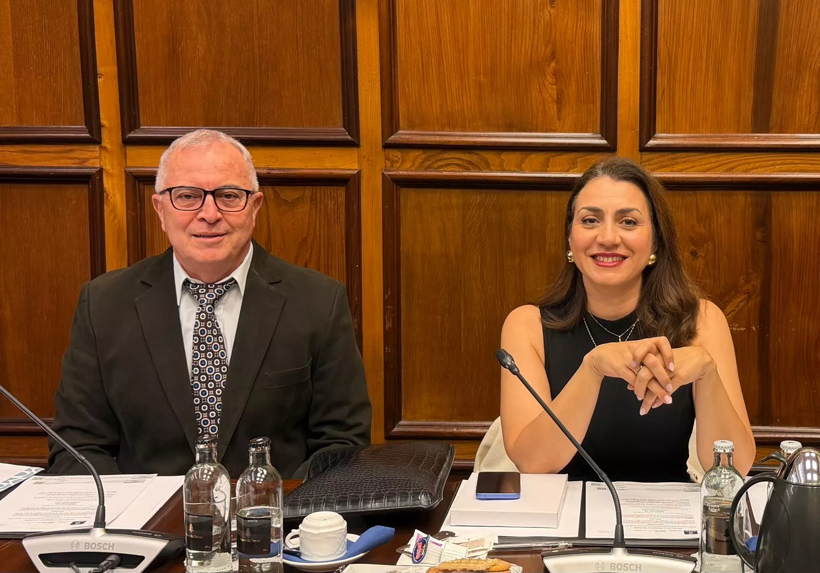 La consejera portavoz del grupo nacionalista, Vidina Cabrera, y el consejero Carlos Culebras./ CC