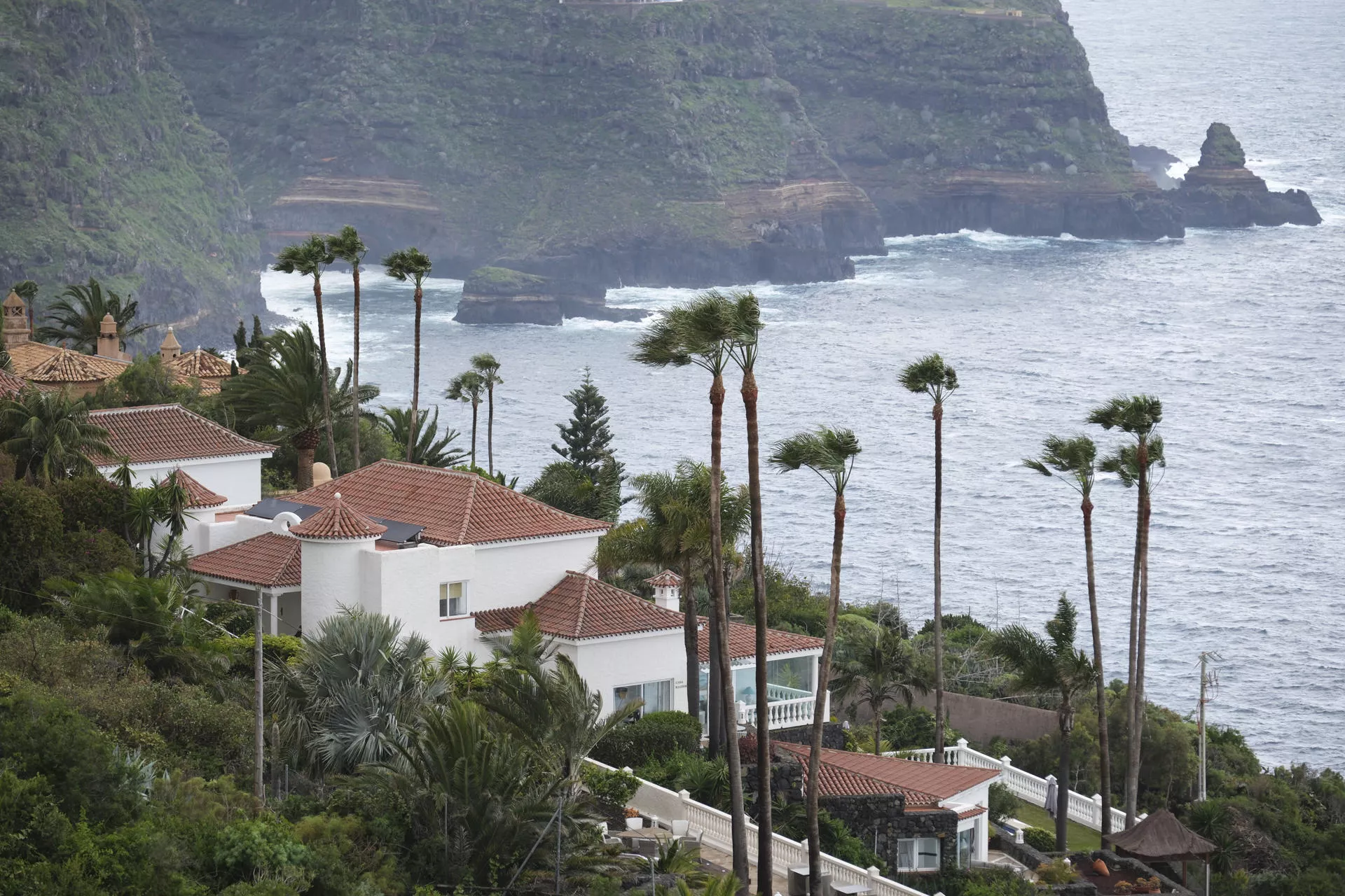 Borrasca Therese en Tenerife. / EFE  - ALBERTO VALDÉS