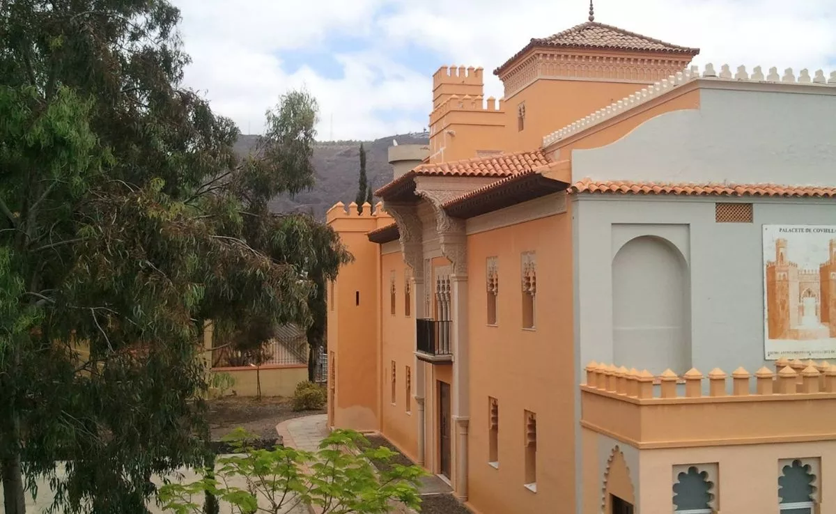 Palacete Cobiella, Santa Cruz|REDES