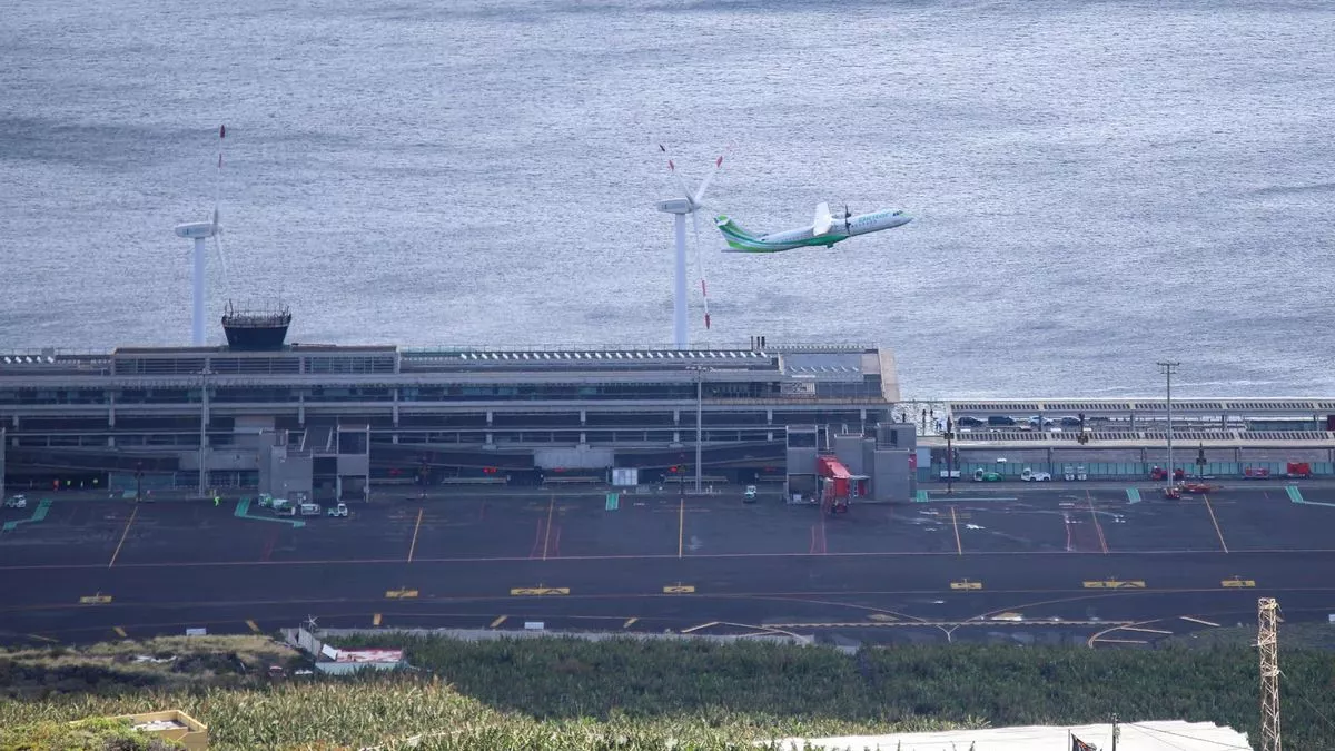 Imagen del aeropuerto de La Palma. / EFE - LUIS G. MORERA