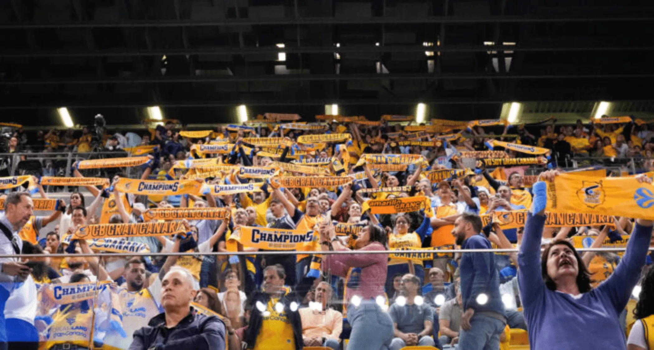 Aficionados del Granca en el Arena. / CB GRAN CANARIA 