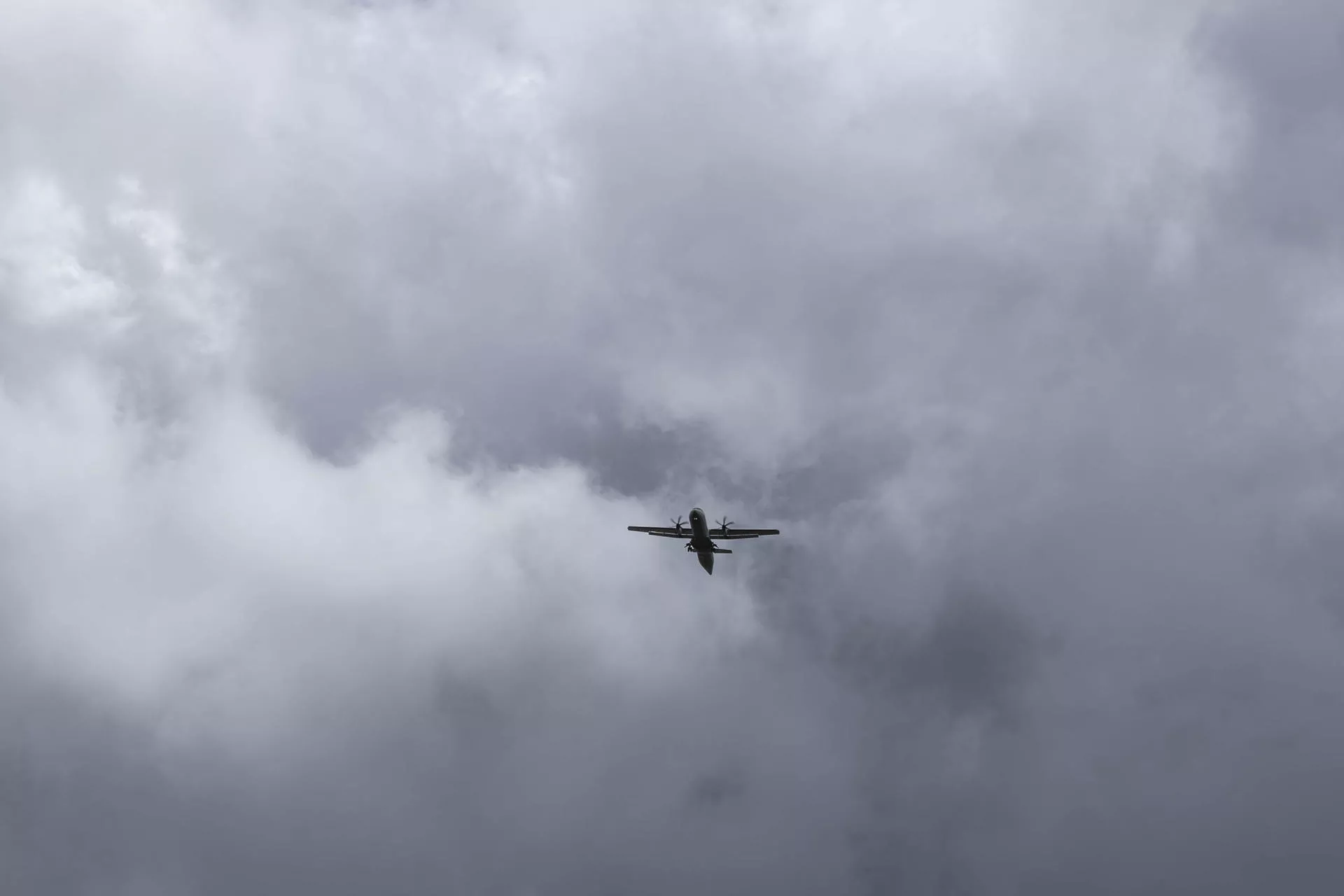En la imagen, un avión llegando al aeropuerto Tenerife Norte. / EFE - MIGUEL BARRETO