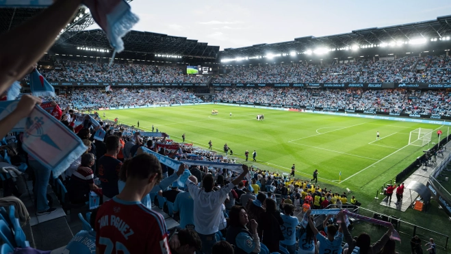 Balaídos, tras la reforma de tres de sus gradas. CELTA DE VIGO