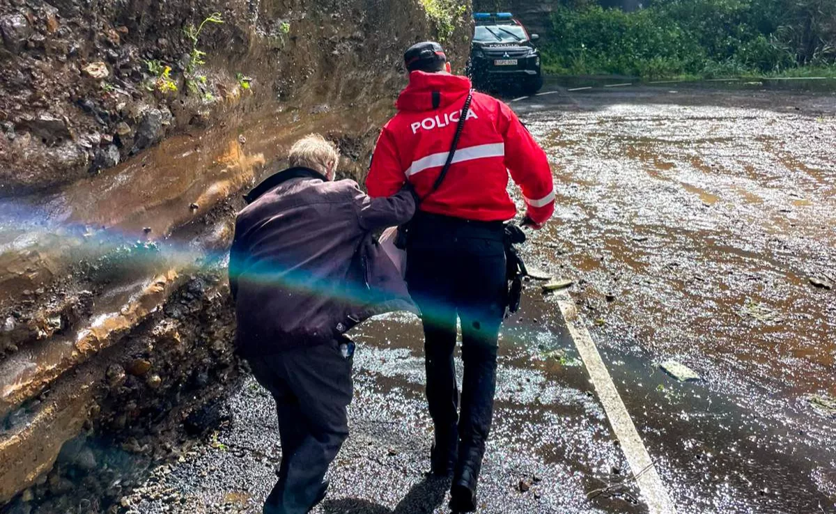 Diseño sin título   2026 03 Rescatan a un hombre mayor atrapado por 'Therese' en Barranco Hondo, en Gáldar (Gran Canaria)./ CGPC