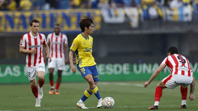 Miyashiro dio el pase del 1-o y estrelló un balón contra el palo. / @UDLP_Oficial Miyashiro dio el pase del 1-o y estrelló un balón contra el palo. / @UDLP_Oficial