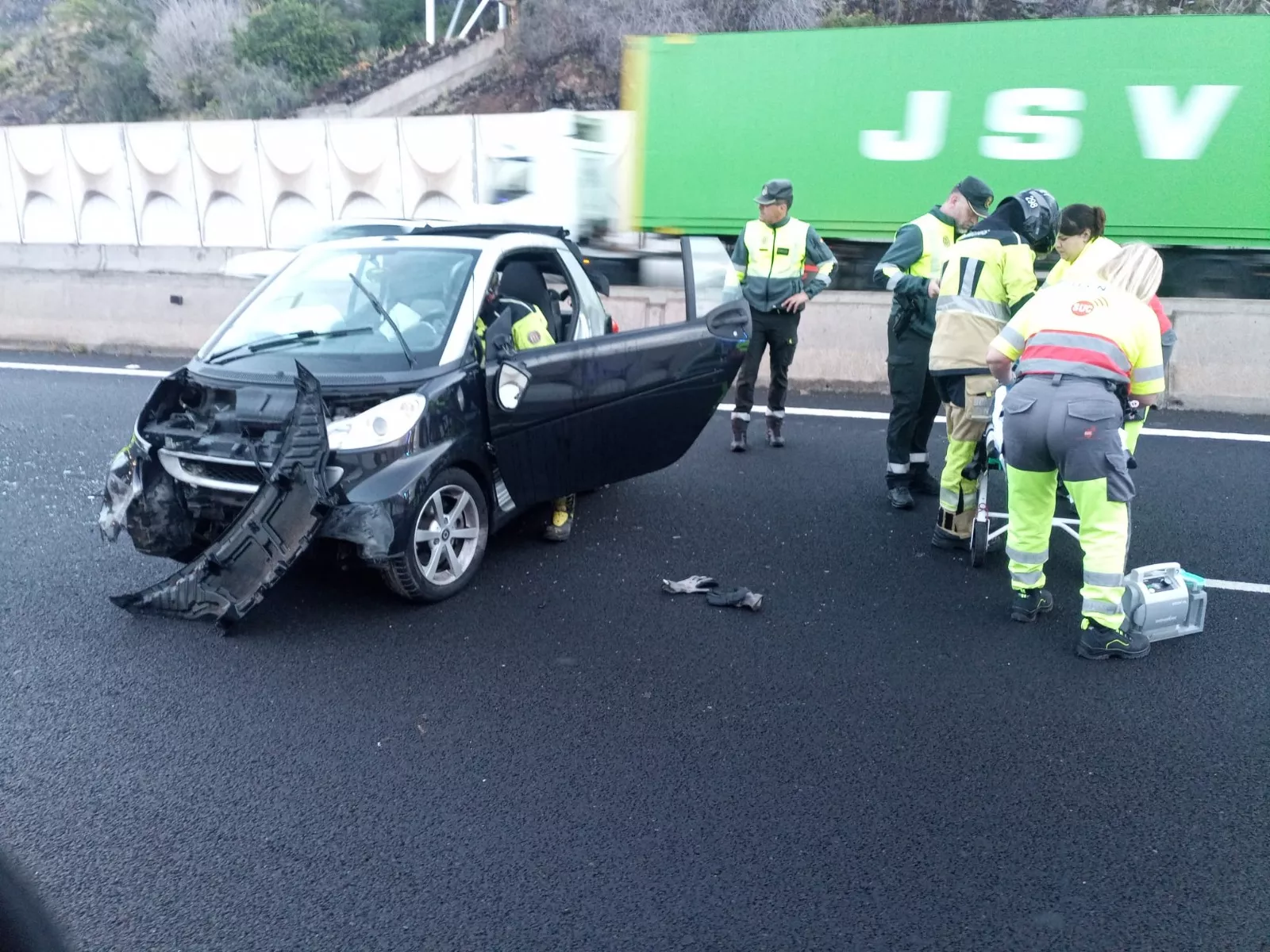 Accidente en Santa Cruz de Tenerife. / BOMBEROS DE TENERIFE