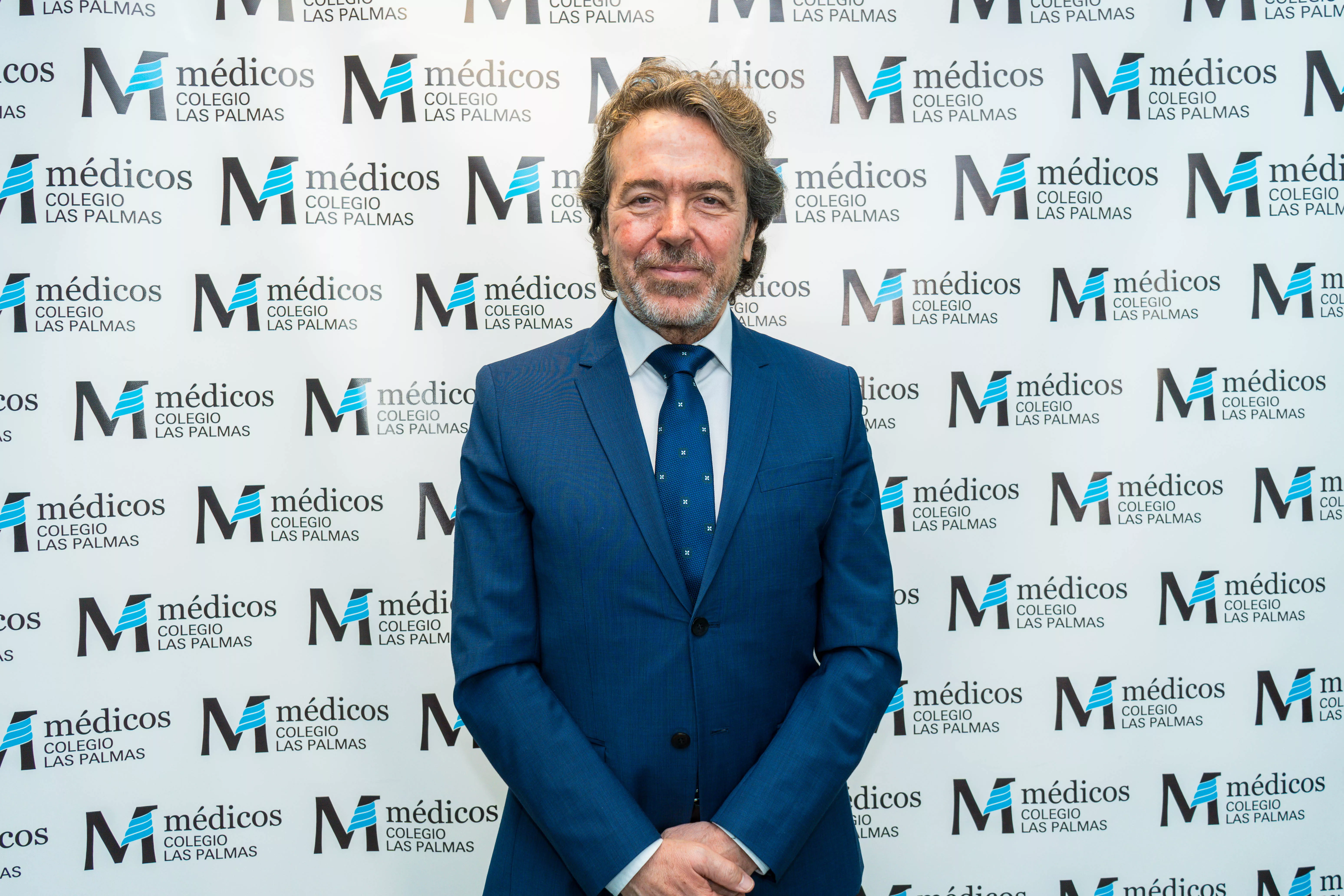 José Antonio Caminero 1er médico canario RANM