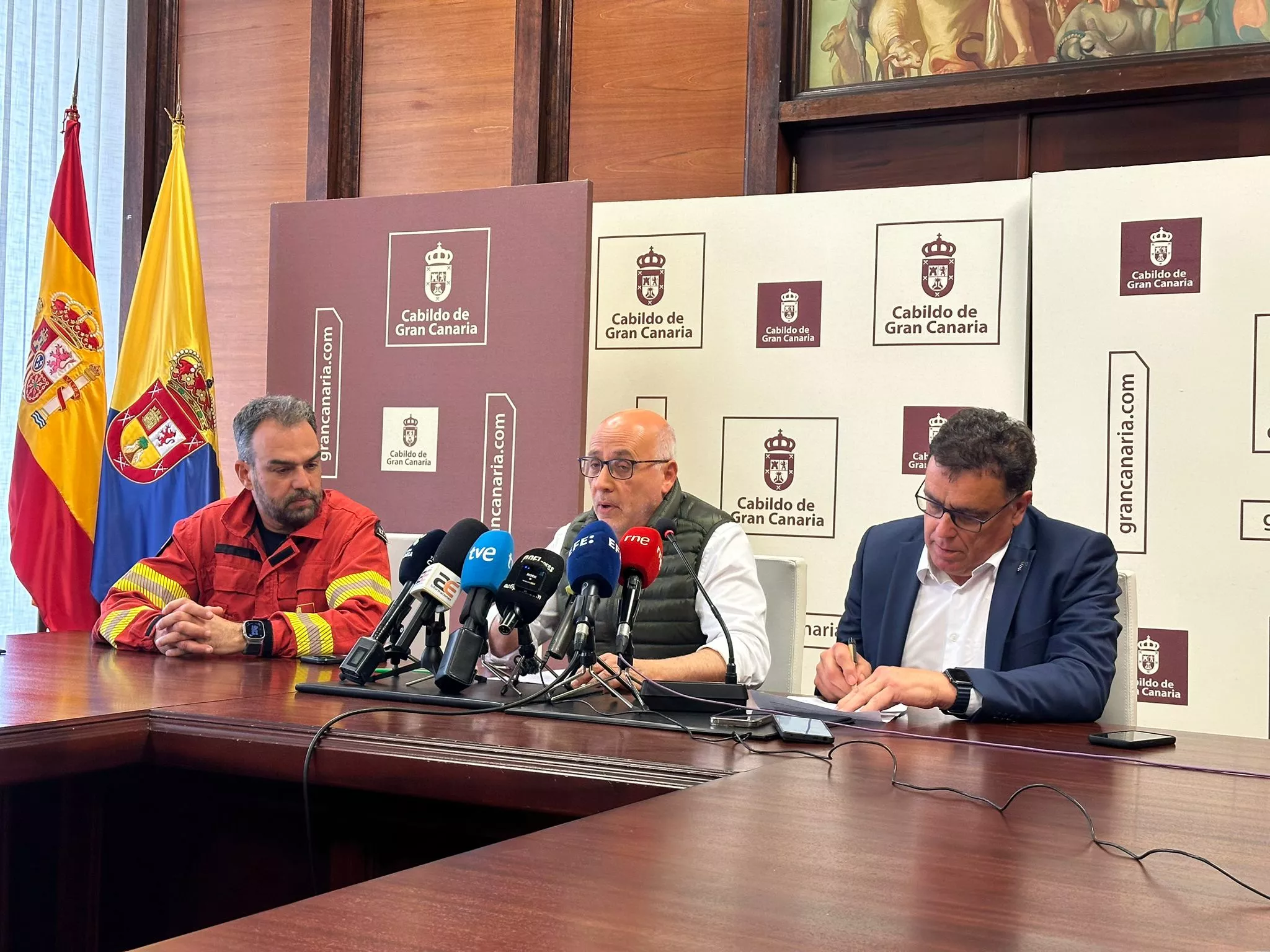 Comparecencia de Federico Grillo, Antonio Morales y Manuel Miranda, para evaluar la última hora de la borrasca Therese en Gran Canaria. MARCOS MORENO