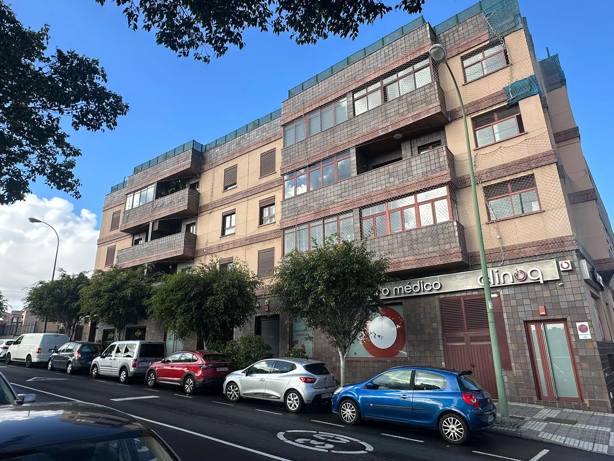 El Ayuntamiento ordena el cierre y precinto de la clínica estética Clinoq en Siete Palmas. / AH