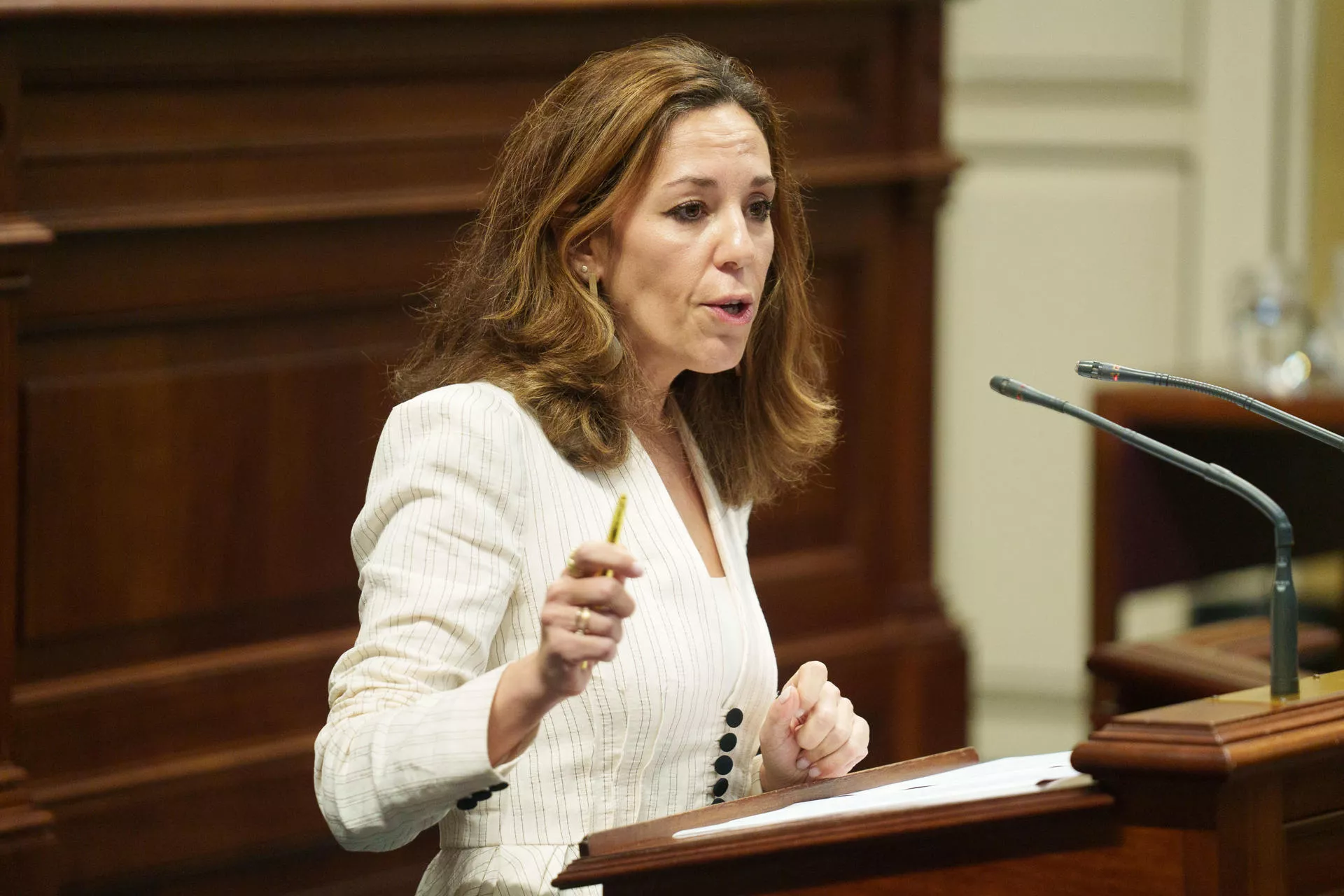 La consejera de Turismo y Empleo del Gobierno de Canarias, Jéssica de León. / EFE - RAMÓN DE LA ROCHA