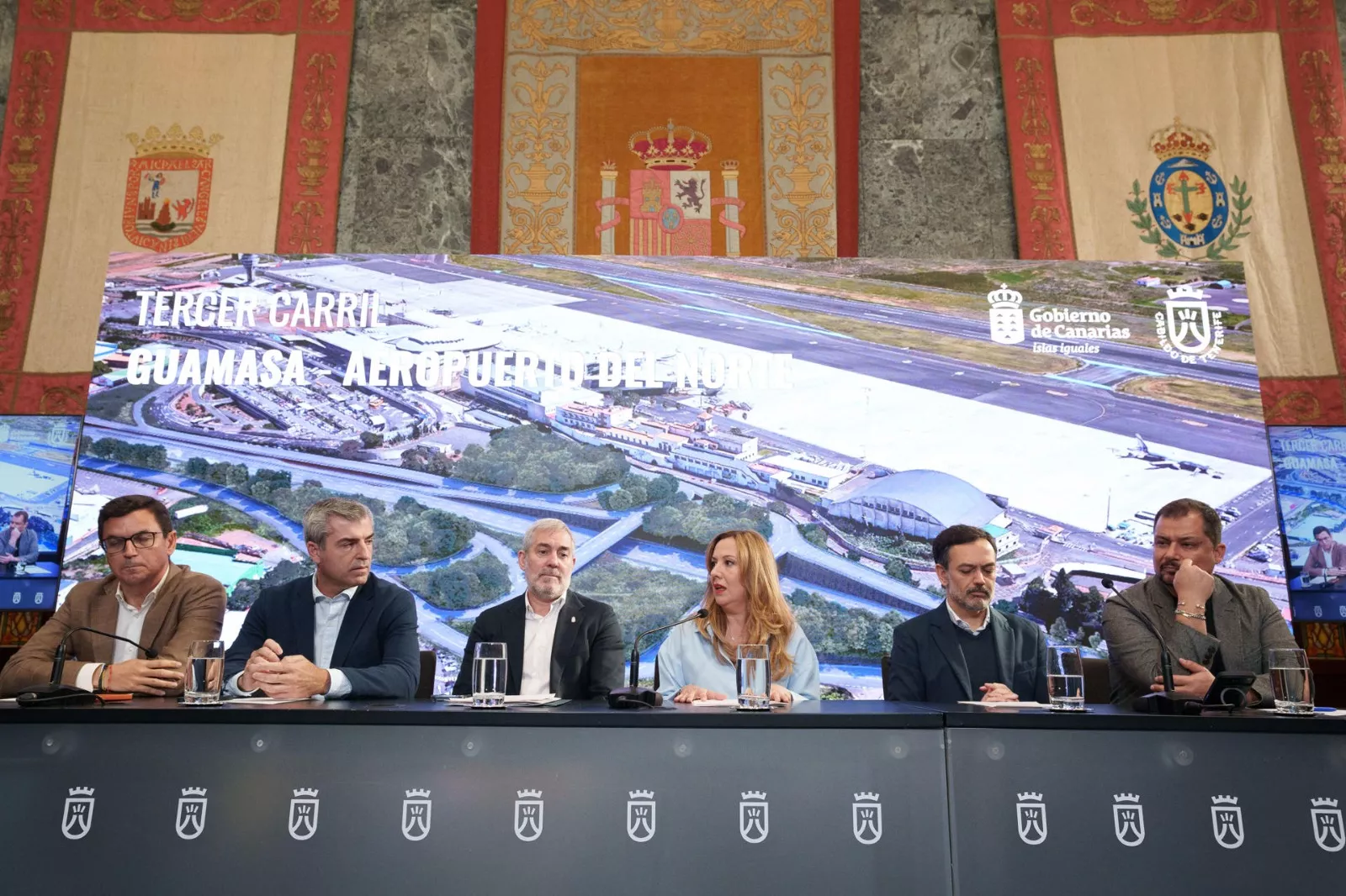 Presentación del tercer carril de la TF-5. / EFE - RAMÓN DE LA ROCHA
