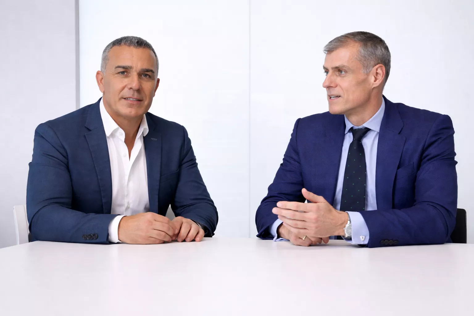 José Manuel Rodríguez Luis, presidente del Instituto de Censores Jurados de Cuentas de Santa Cruz de Tenerife y Victor Alió Sanjuán, presidente del Instituto de Censores Jurados de Cuentas de España.