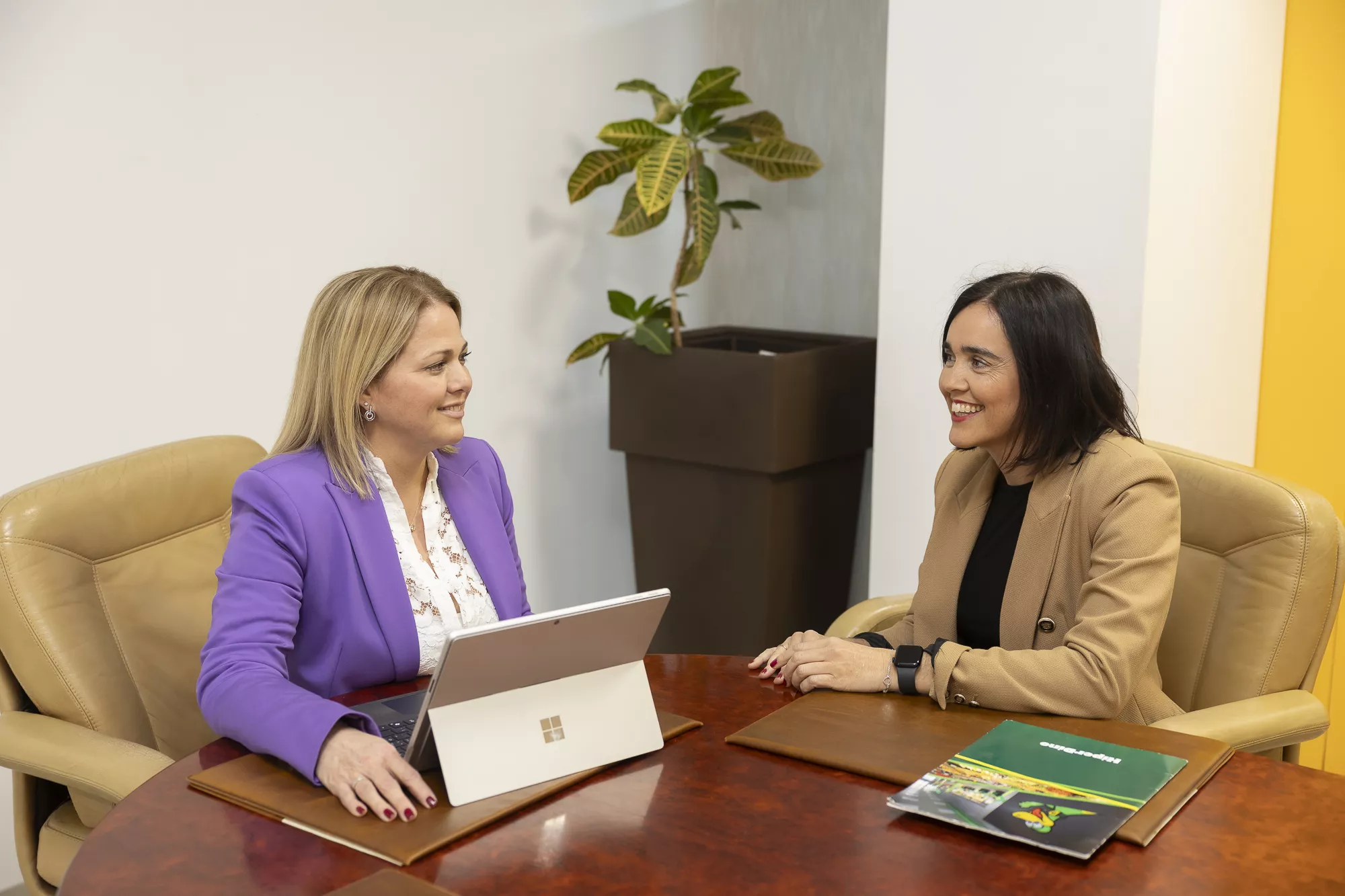 HiperDino facilita a sus clientes el Bono Solidario para donar al Banco de Alimentos todo el año. AH HiperDino facilita a sus clientes el Bono Solidario para donar al Banco de Alimentos todo el año. AH