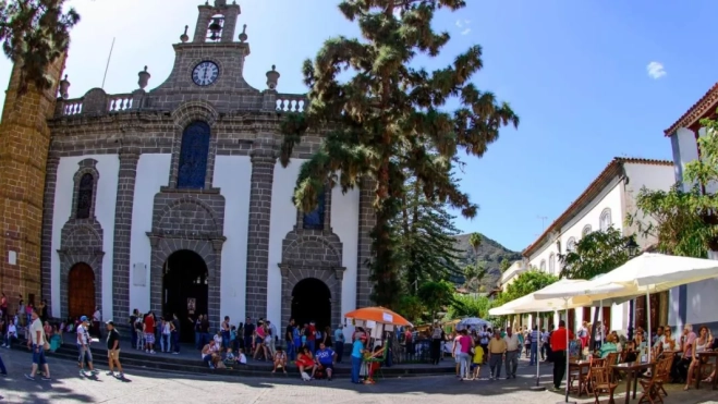 Imagen exterior de la basílica del Pino, en Teror / HOLA ISLAS CANARIAS Imagen exterior de la basílica del Pino, en Teror / HOLA ISLAS CANARIAS