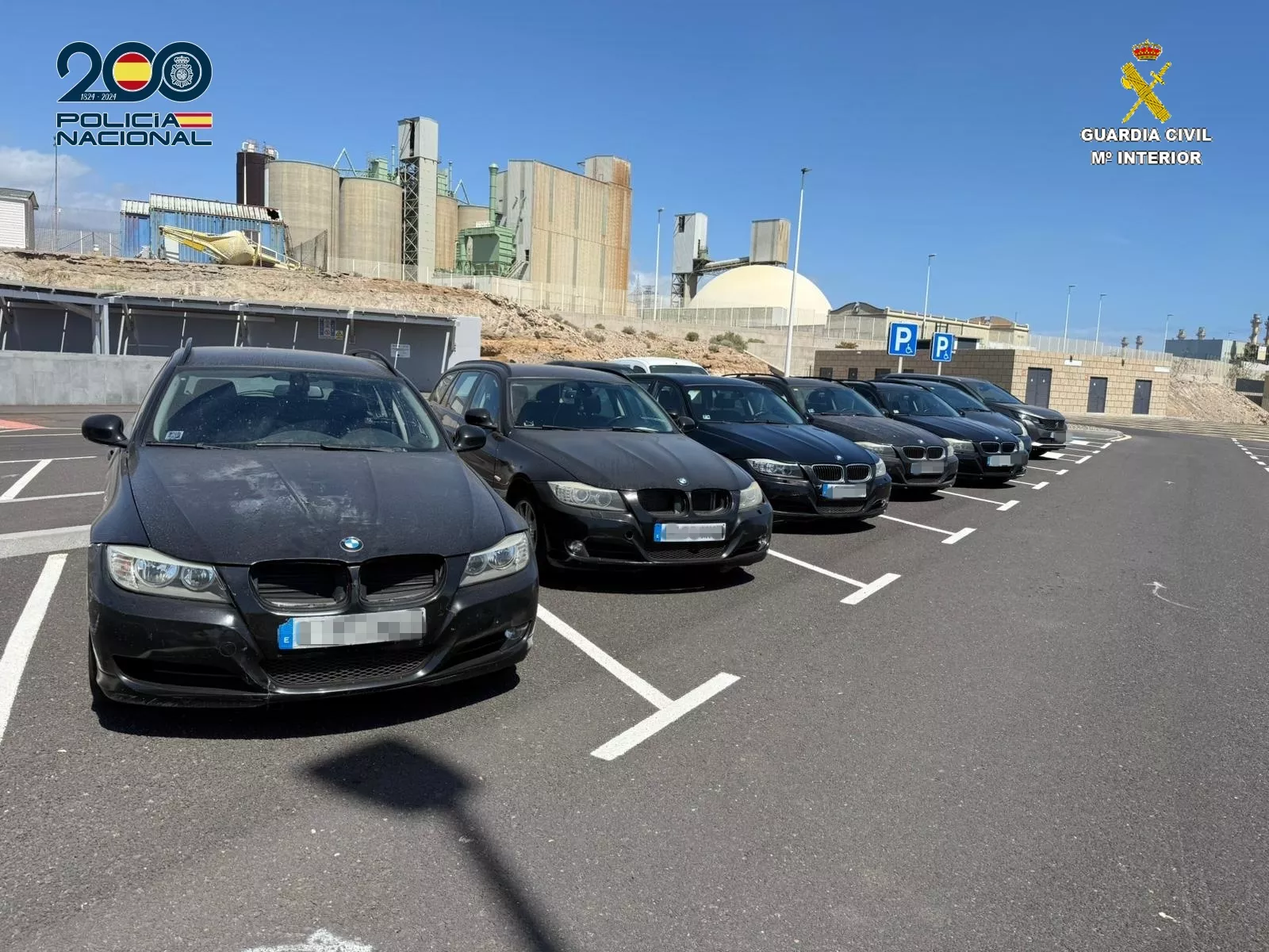 Vehículos de alta gama robados por la trama. AH