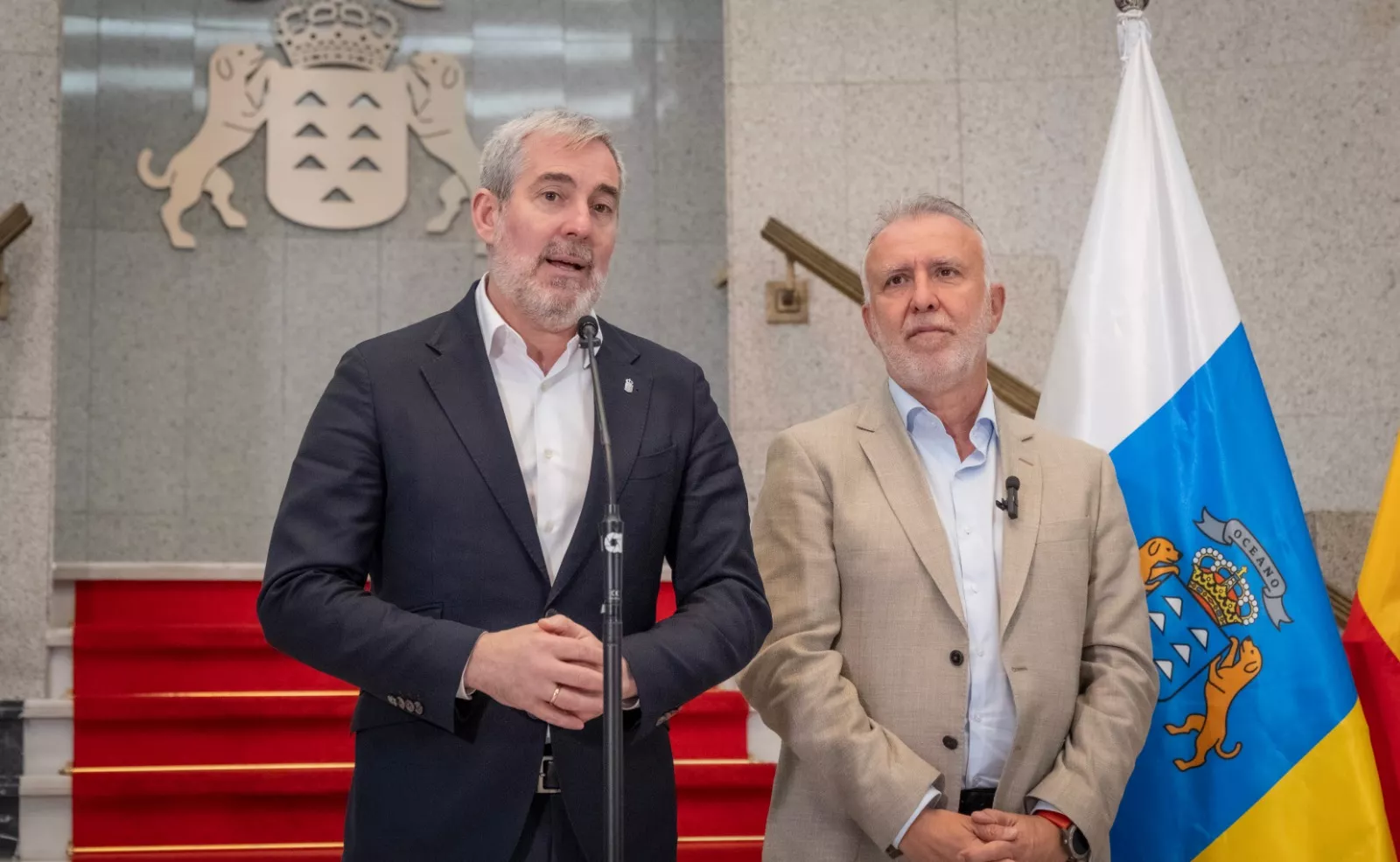El presidente de Canarias, Fernando Clavijo, y el ministro de Política Territorial, Ángel Víctor Torres. AH