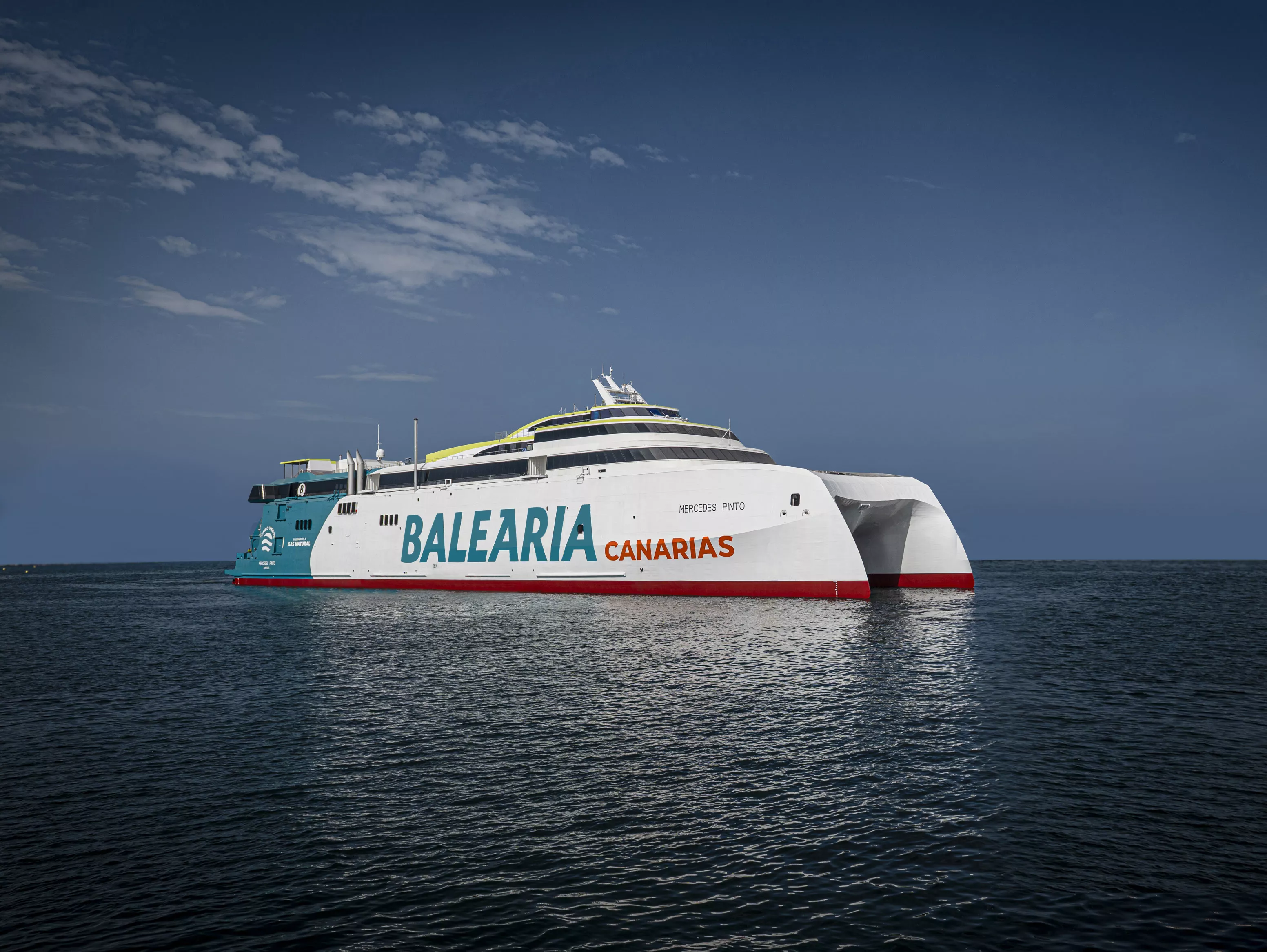 Imagen de un buque de Baleária en Canarias. / BALEÁRIA 