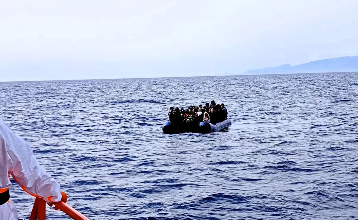 Rescatadas 47 personas de una patera al sur de Fuerteventura. / SALVAMENTO MARÍTIMO