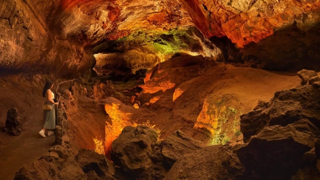 Cueva de los Verdes en Lanzarote / HOLA ISLAS CANARIAS Cueva de los Verdes en Lanzarote / HOLA ISLAS CANARIAS