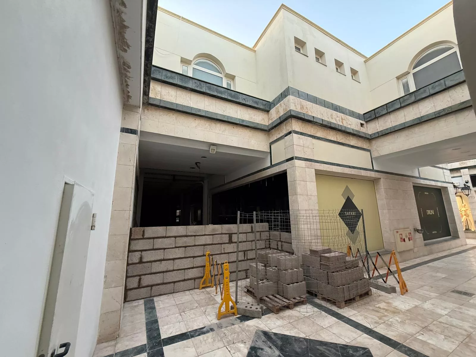 Obras en el interior del centro comercial Safari./ CEDIDA Obras en el interior del centro comercial Safari./ CEDIDA