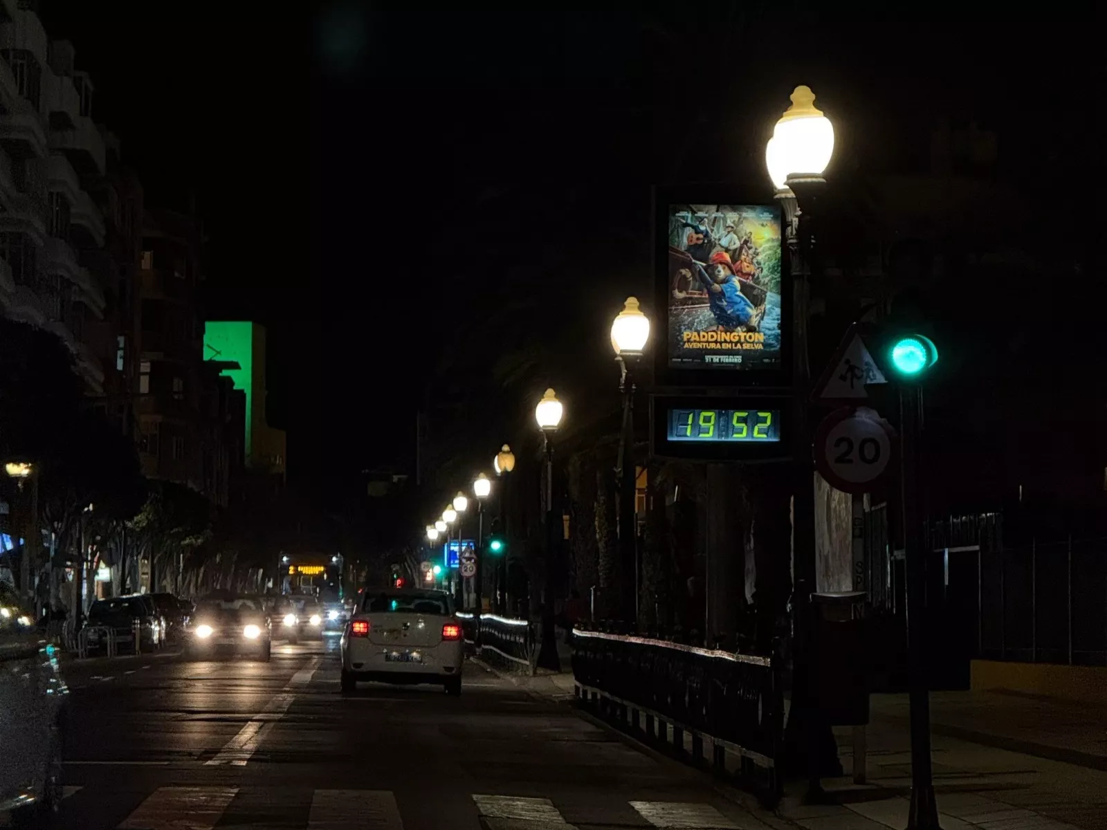 Luminarias actuales en el paseo Tomás Morales. AH