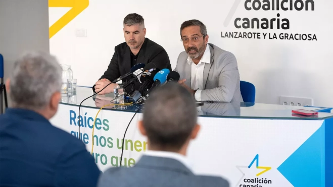 El senador Pedro San Ginés junto a su abogado David Monte / EFE - ADRIEL PERDOMO El senador Pedro San Ginés junto a su abogado David Monte / EFE - ADRIEL PERDOMO