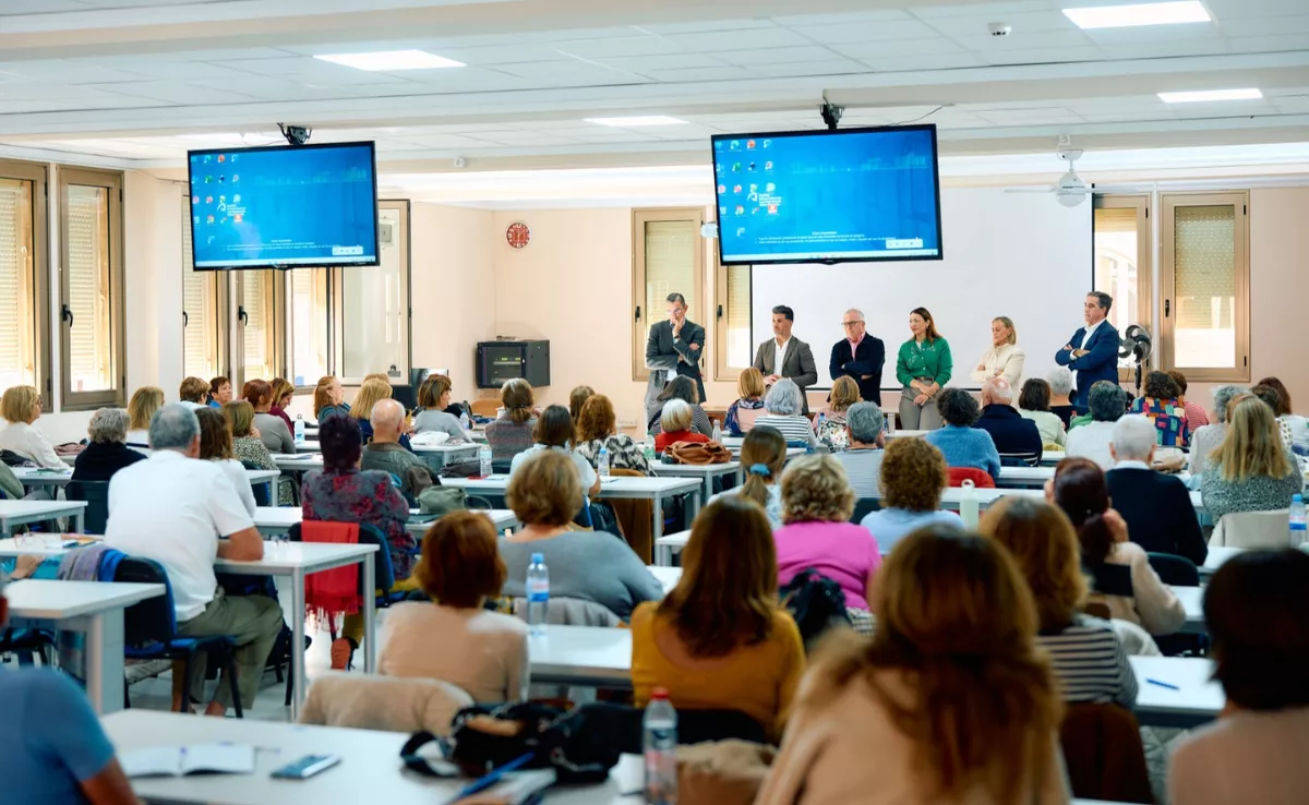 El encuentro de CC Gran Canaria con alumnos mayores de 55 de la ULPGC / CC