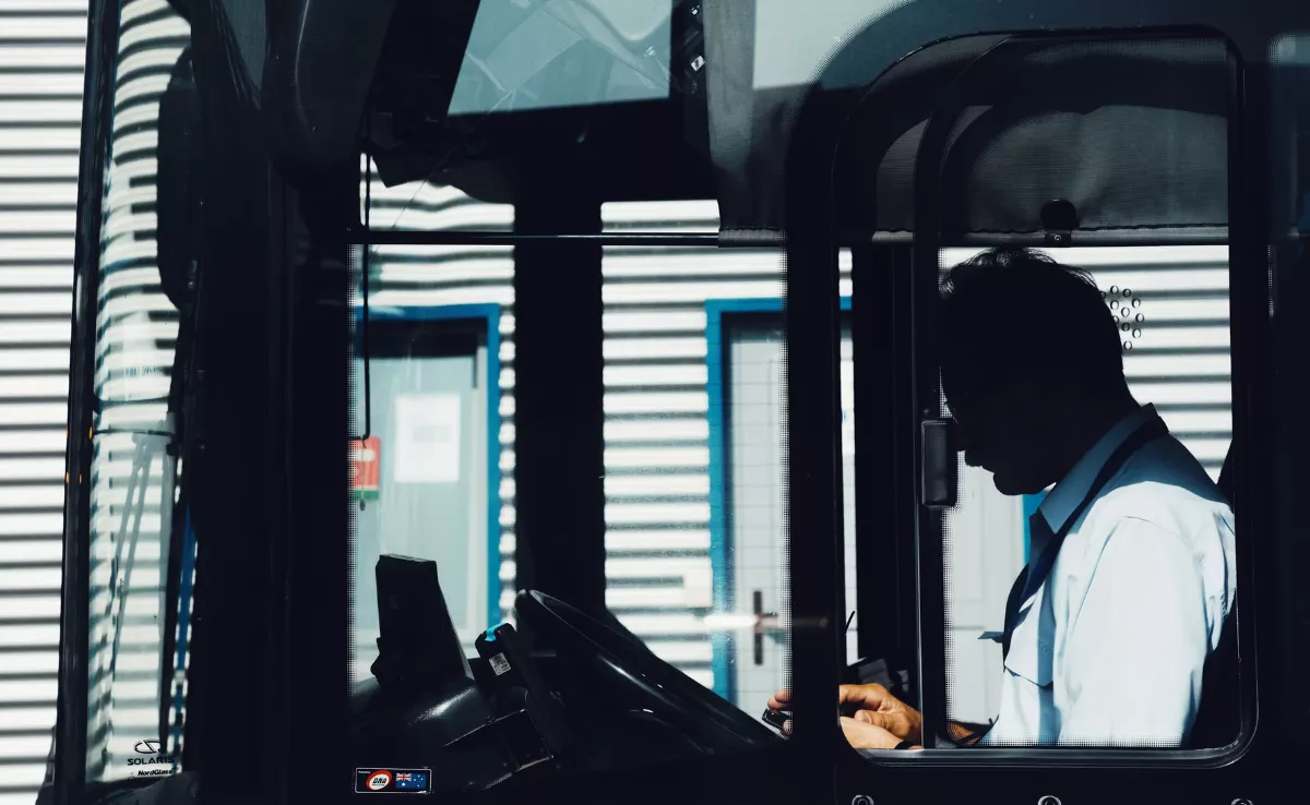 Imagen de archivo de un chófer de guagua / UNSPLASH