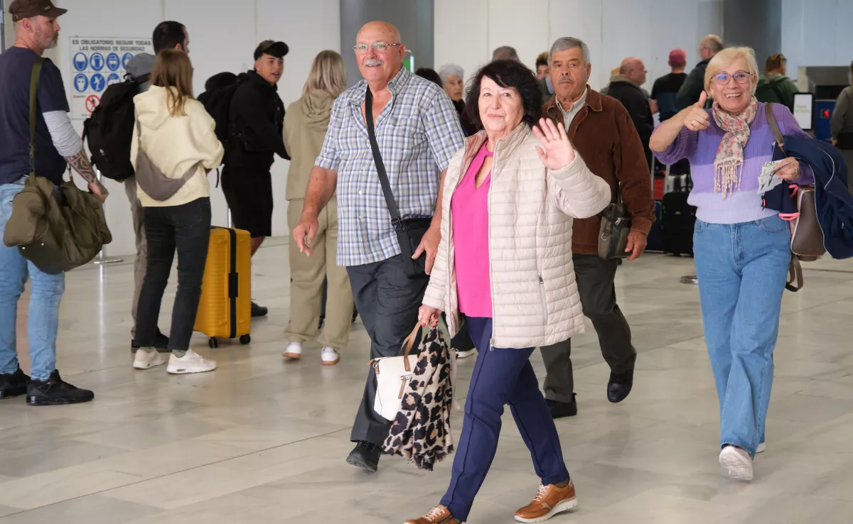 El primer grupo de mayores que parte para Murcia / ACFIPRESS