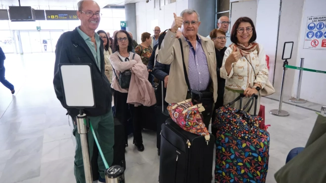 El primer grupo de mayores que parte para Murcia / ACFIPRESS El primer grupo de mayores que parte para Murcia / ACFIPRESS