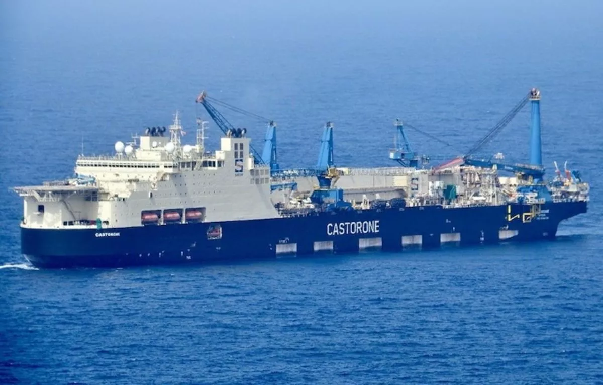  El 'Castorone', uno de los mayores buques del mundo especializado en el tendido de tuberías submarinas. AH