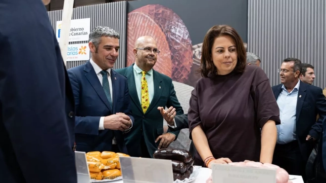 Narvay Quintero y Minerva Alonso en la inauguración del Salón Gourmet 2026