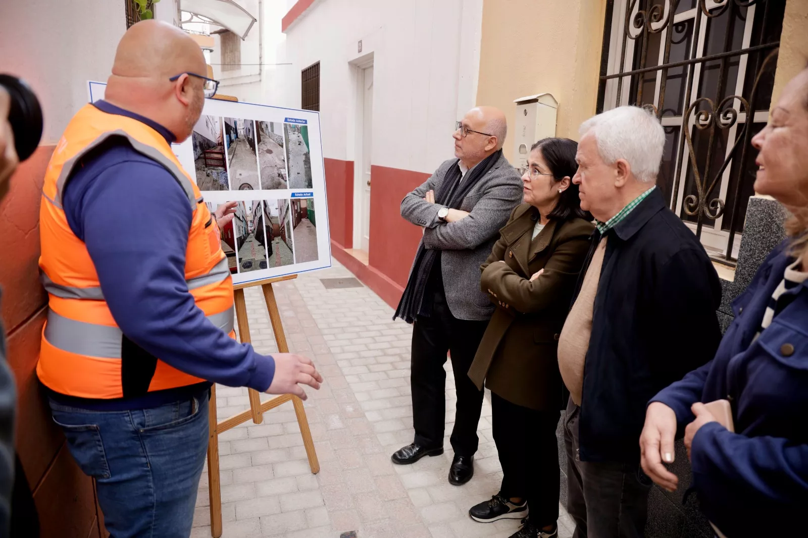 El Ayuntamiento mejora la accesibilidad en el Risco de San Juan. En la imagen, Carolina Darias y Antonio Morales. AH