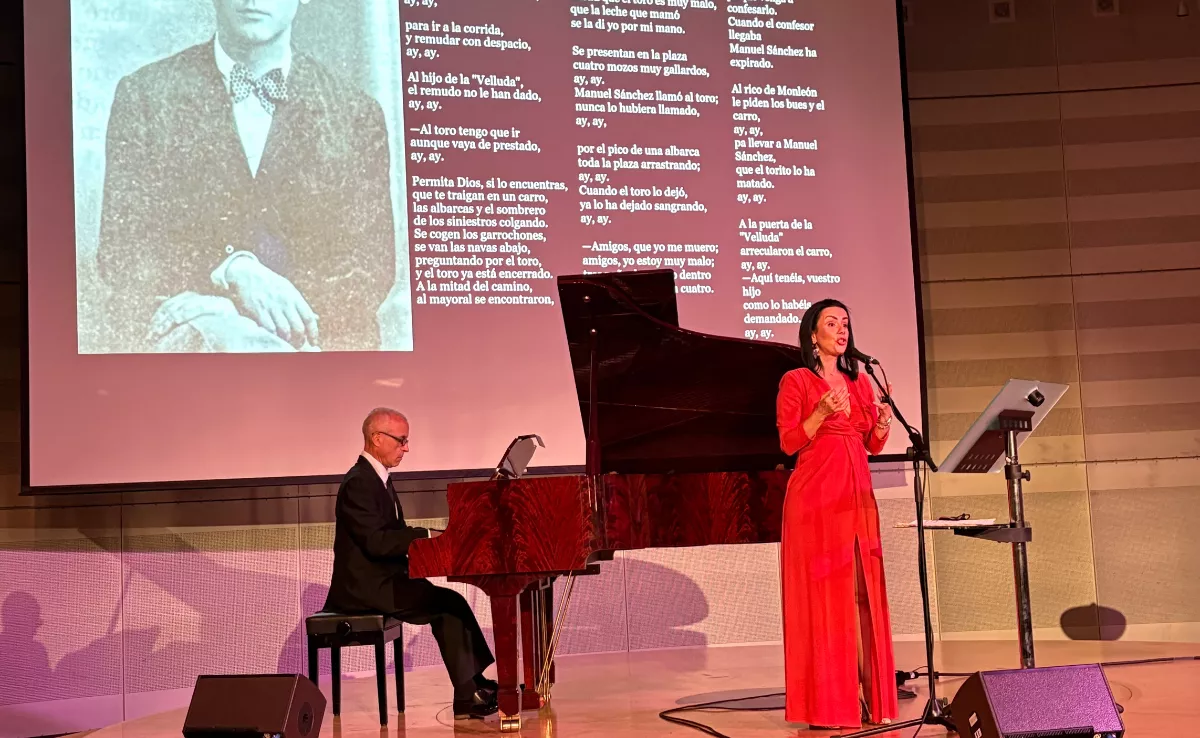 La soprano Magdalena Padilla y el pianista Sergio Alonso interpretan 'Anda Jaleo'.  / CEDIDA