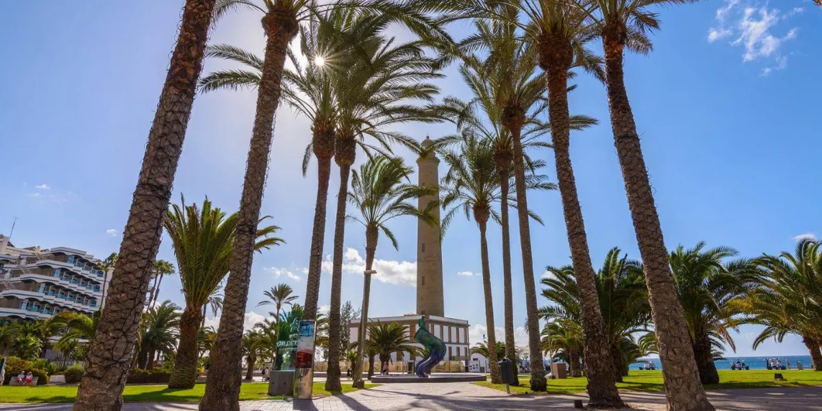 Imagen de la avenida de Meloneras / HOLA ISLAS CANARIAS