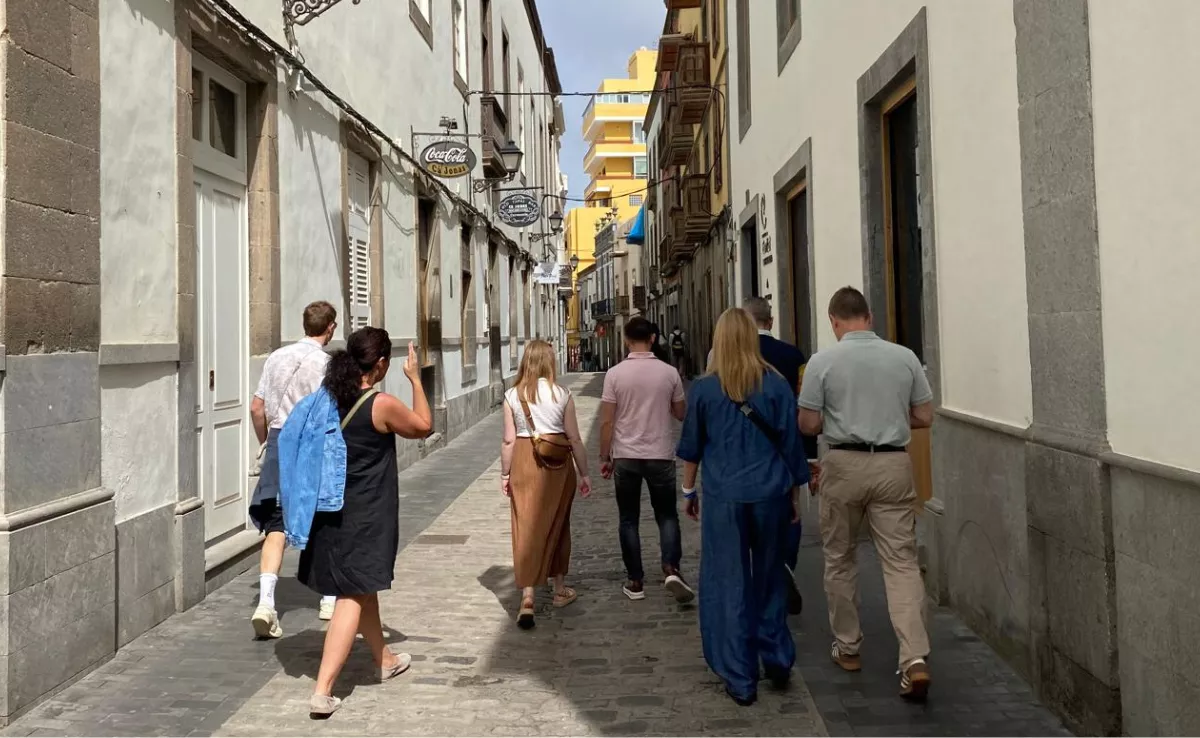 Turistas en Vegueta, en Las Palmas de Gran Canaria / ATLÁNTICO HOY - ARIADNA MARTÍNEZ