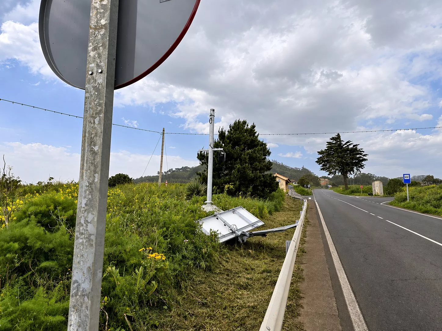 Imagen del radar vandalizado en la carretera TF-24. / TENERIFE VIAL