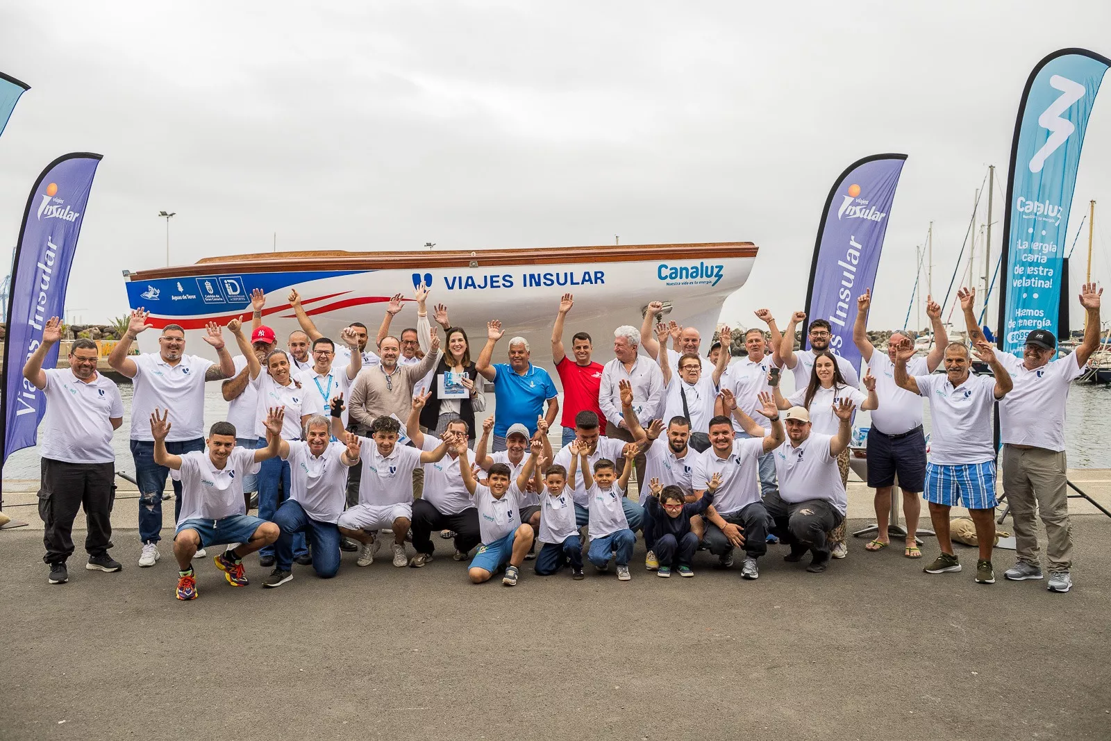 Viajes Insular Arenales Canaluz presenta su equipo para la temporada 2026 de Vela Latina Canaria. CEDIDA