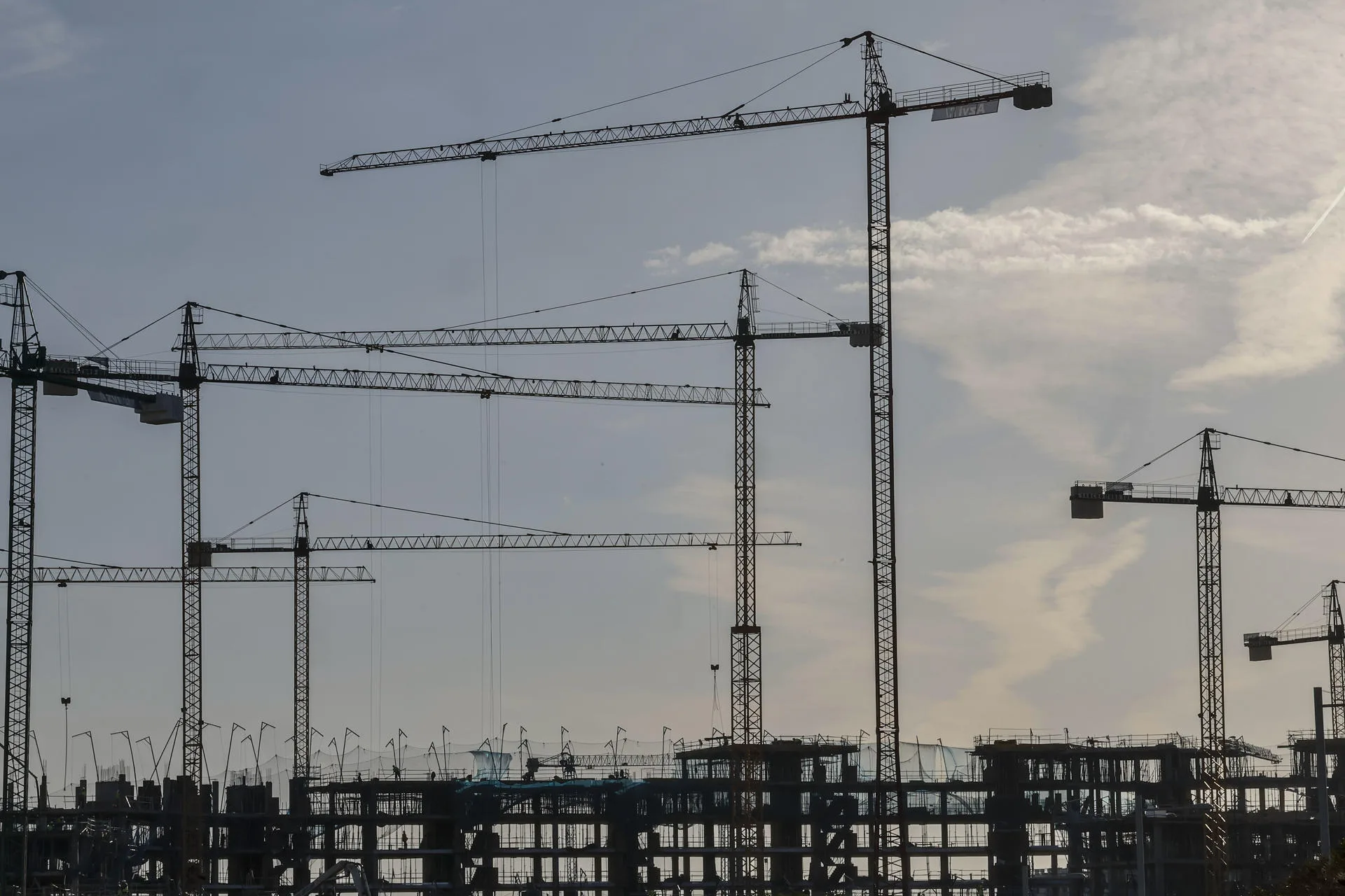 Foto de archivo de una promoción de viviendas en construcción. / EFE - JOSÉ MANUEL VIDAL