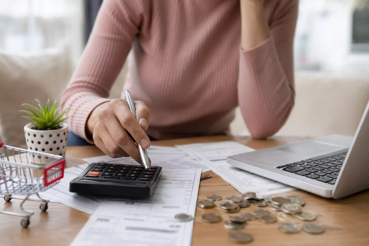 Canarias lidera los impagos en España y roza el 50% de hogares sin colchón económico. / AH