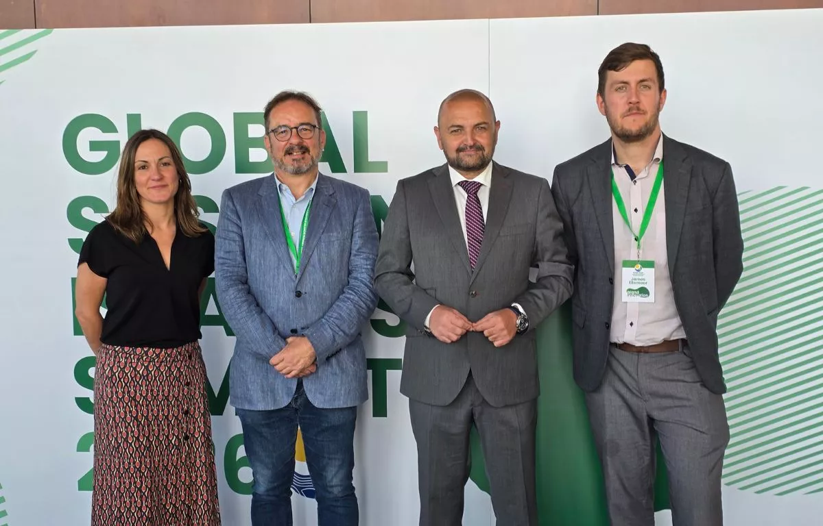 De izquierda a derecha; Alicia Fajardo, Raúl García Brink, Carlos Álamo y James Ellsmoor, fundador y CEO de Island Innovation. 